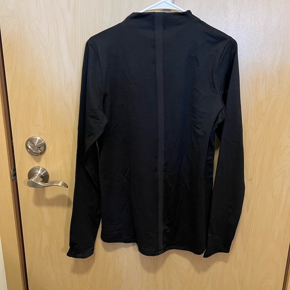 NWT under Armour long sleeve - Picture 2 of 3
